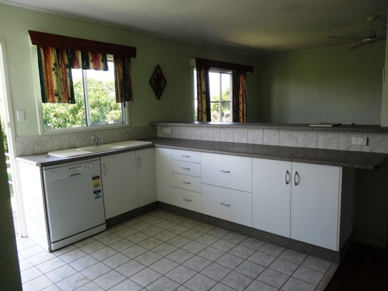 71 Tracey Street, Bowen QLD 4805