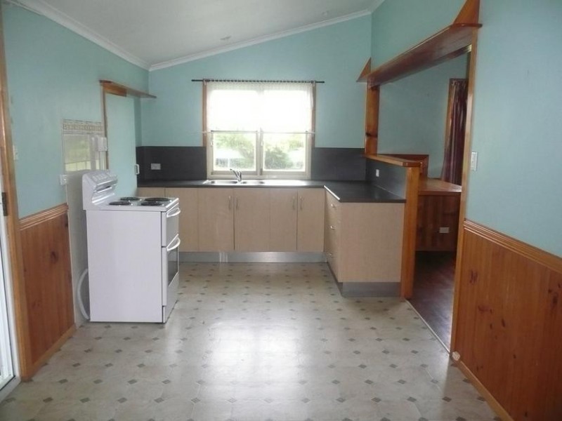 24 Creek Street, Bowen QLD 4805