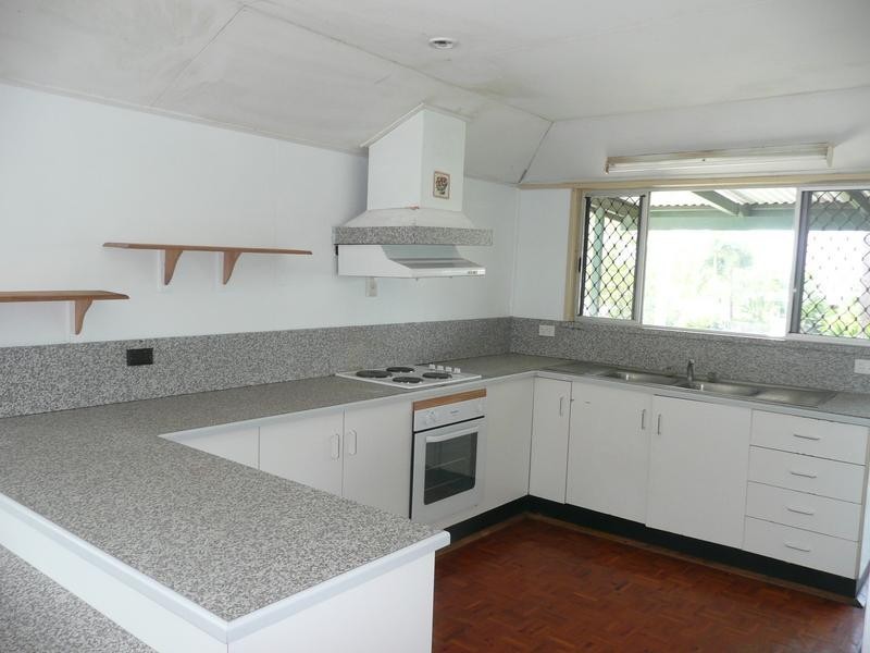 4 Poole Street, Bowen QLD 4805