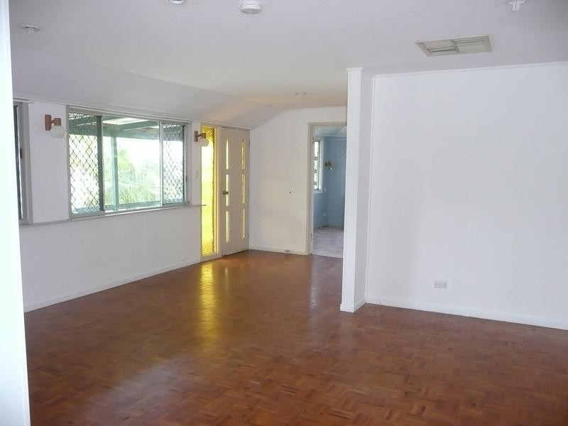 4 Poole Street, Bowen QLD 4805