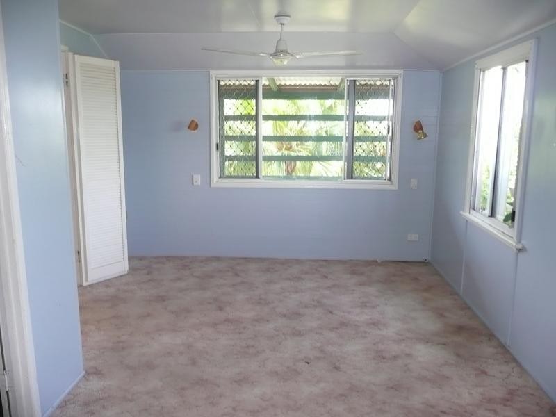 4 Poole Street, Bowen QLD 4805