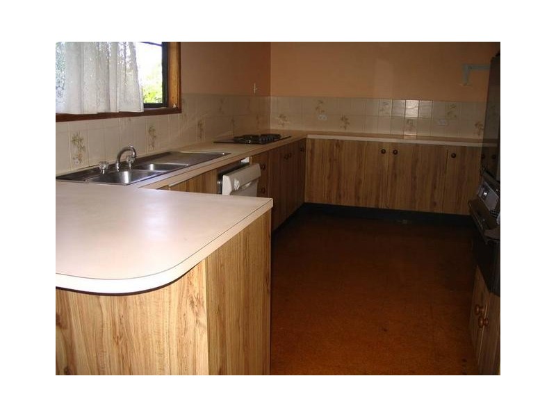 24 Ninth Avenue, Scottville QLD 4804