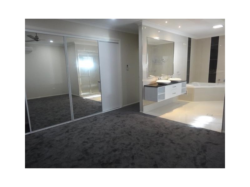 5 Daniel Street, Bowen QLD 4805