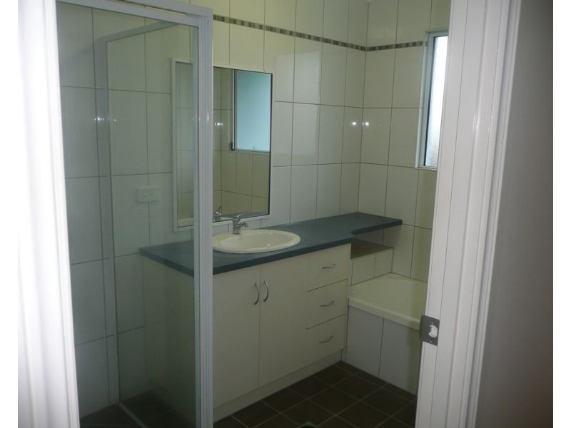 8 Allan Place, Bowen QLD 4805