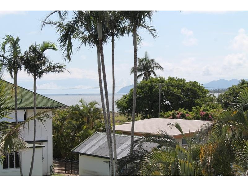 3/56 Murroona Road, Bowen QLD 4805