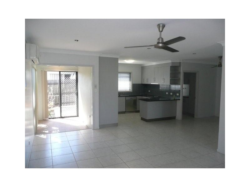 Unit 4 Belgravia Road, Bowen QLD 4805