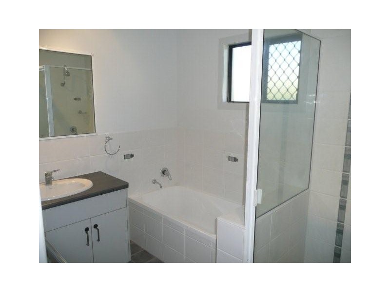Unit 4 Belgravia Road, Bowen QLD 4805