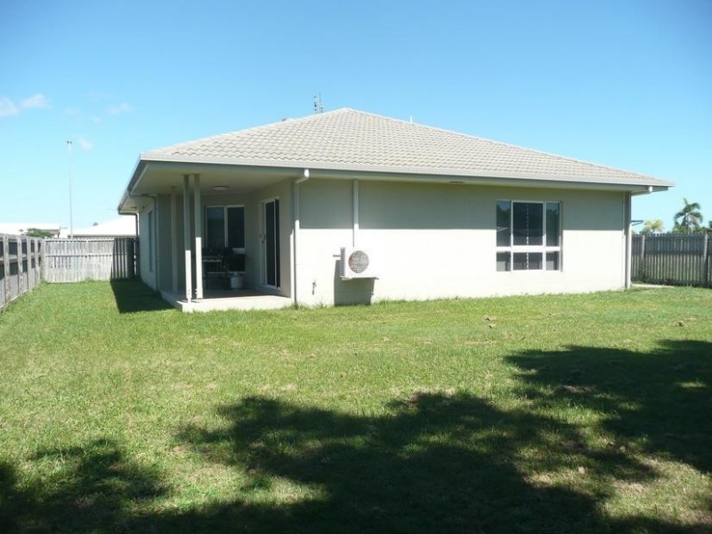 8 Lucinda Place, Bowen QLD 4805