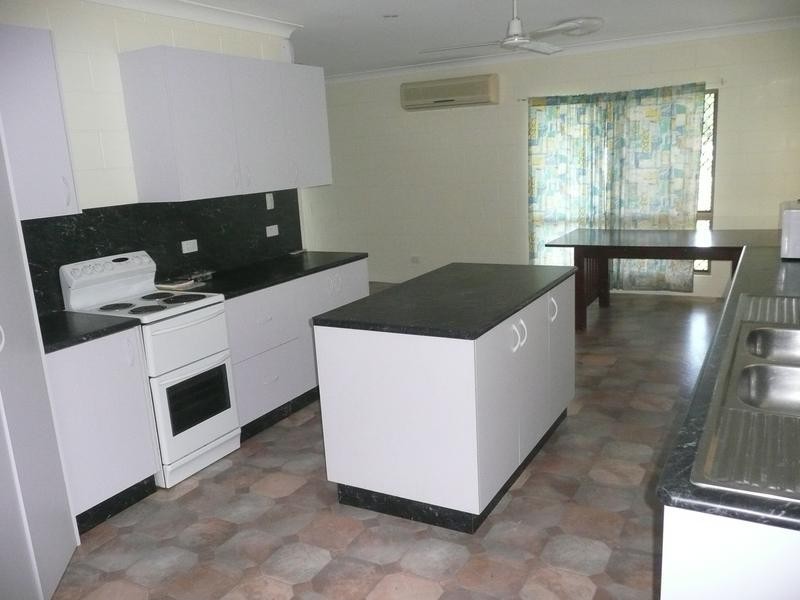 54 Lascelles Street, Bowen QLD 4805