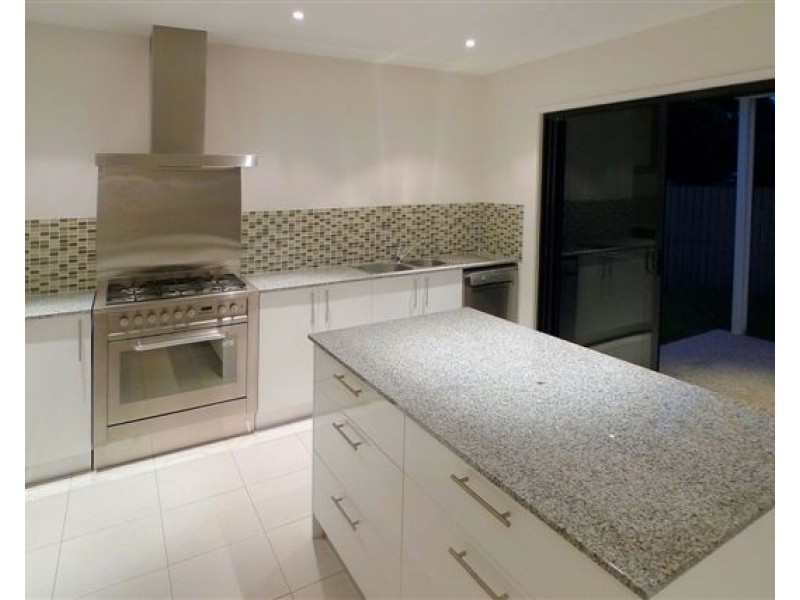 2/11 Field Street, Bowen QLD 4805