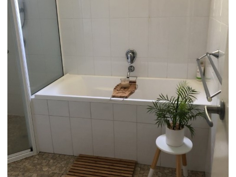 2/11 Field Street, Bowen QLD 4805