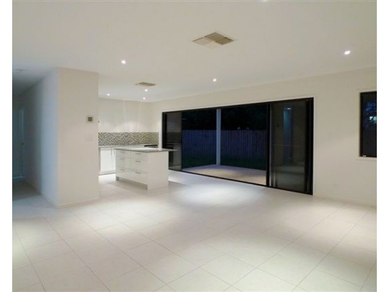 2/11 Field Street, Bowen QLD 4805