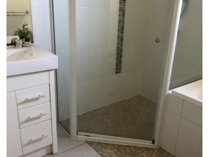 2/11 Field Street, Bowen QLD 4805