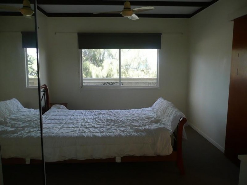 1/23 Bluewater Parade, Bowen QLD 4805