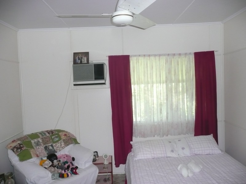 96 Station Street, Collinsville QLD 4804