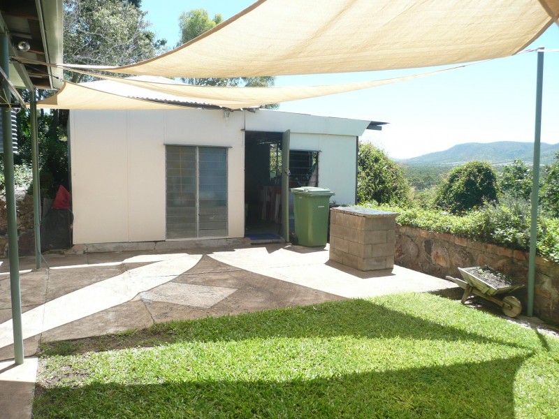 96 Station Street, Collinsville QLD 4804