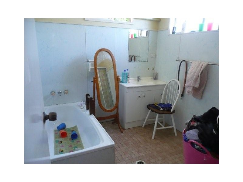 19 Murroona Street, Bowen QLD 4805