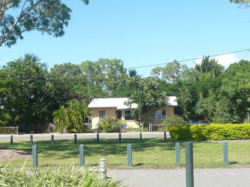 81 Horseshoe Bay Road, Bowen QLD 4805