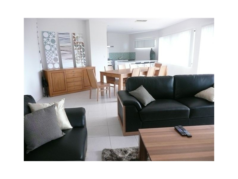 1/11 Field Street, Bowen QLD 4805