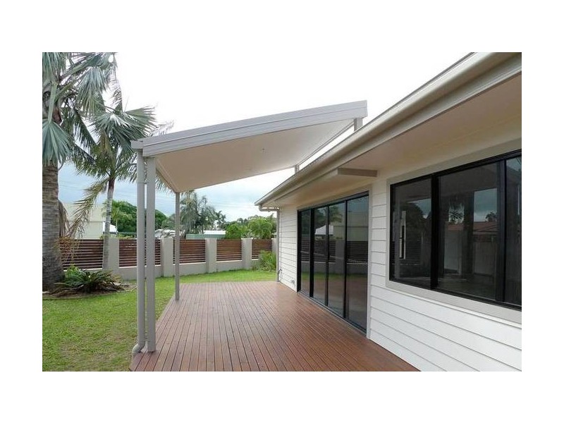 1/11 Field Street, Bowen QLD 4805