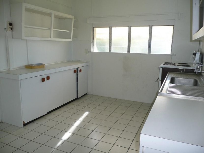 112 Herbert Street, Bowen QLD 4805