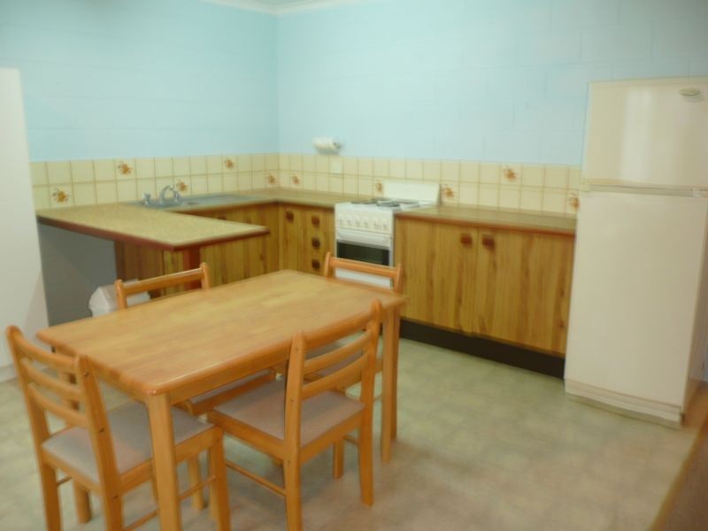 4/16 Powell Street, Bowen QLD 4805