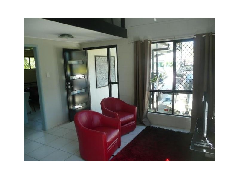 18a Gloucester Street, Bowen QLD 4805