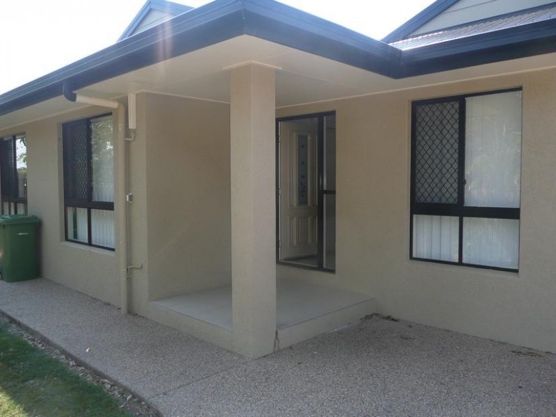 2/98A Williams Street, Bowen QLD 4805