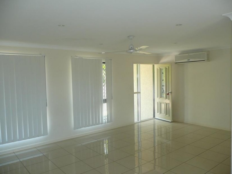 2/98A Williams Street, Bowen QLD 4805