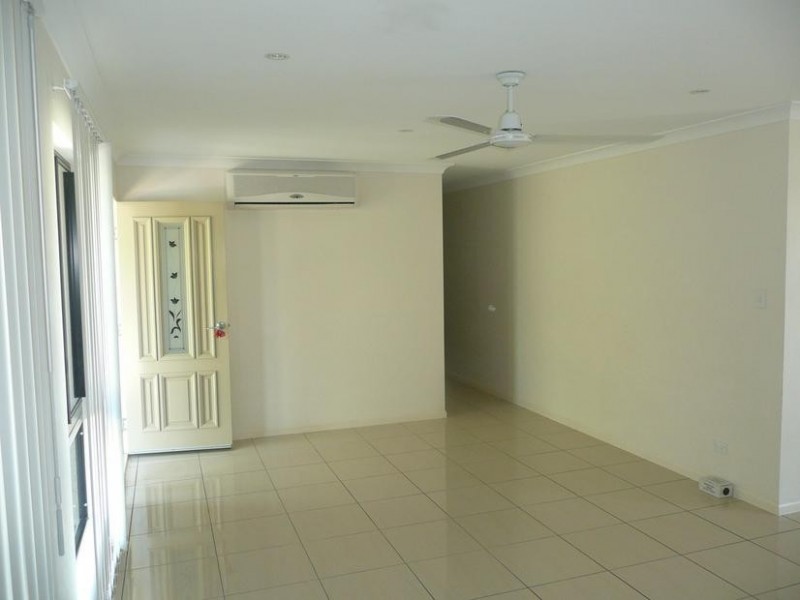 2/98A Williams Street, Bowen QLD 4805