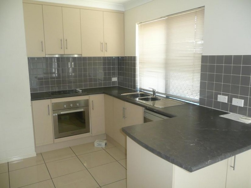 2/98A Williams Street, Bowen QLD 4805