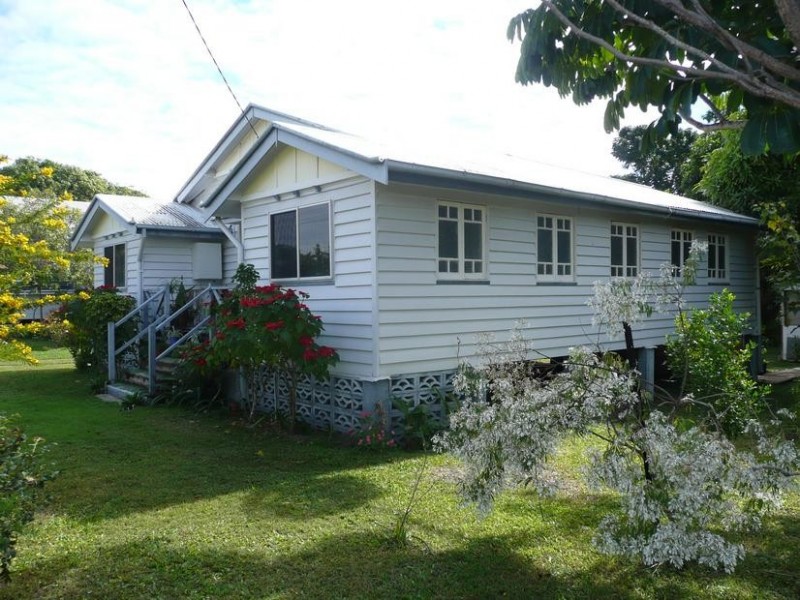 33 Drake Street, Collinsville QLD 4804