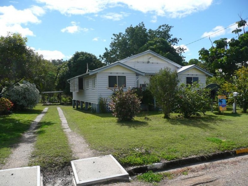 33 Drake Street, Collinsville QLD 4804