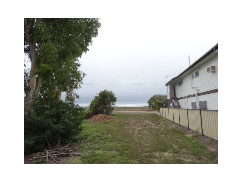 131 Esplanade, Bowen QLD 4805