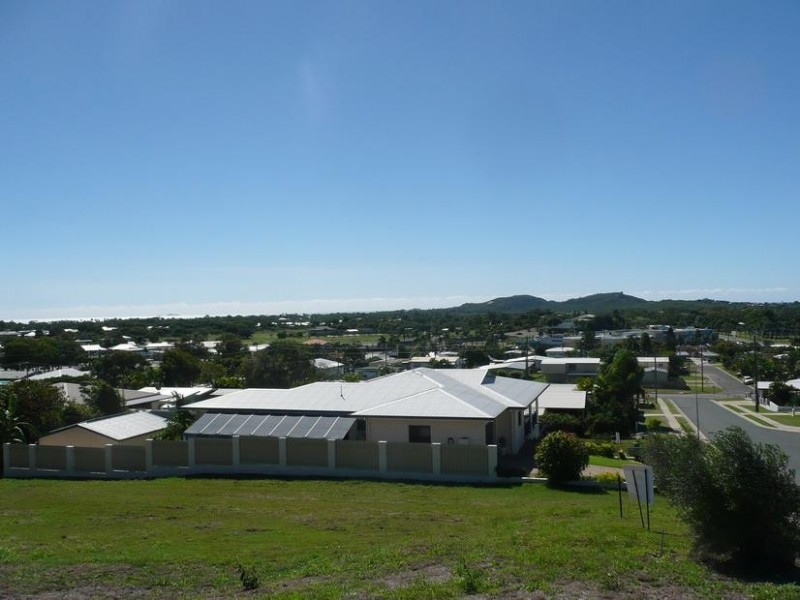 14 Tynwald Avenue, Bowen QLD 4805