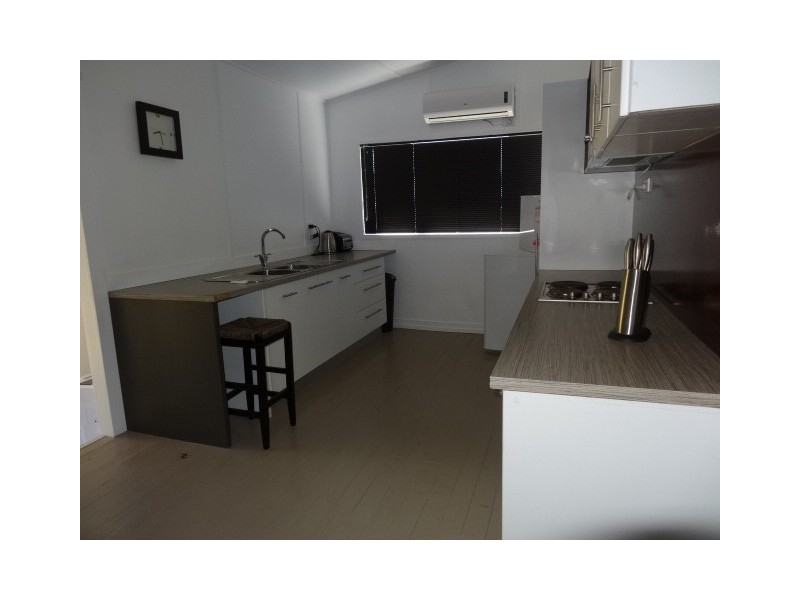 11 Flinders Street, Collinsville QLD 4804