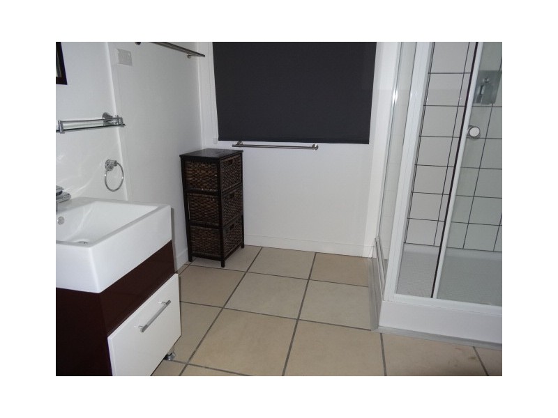 11 Flinders Street, Collinsville QLD 4804
