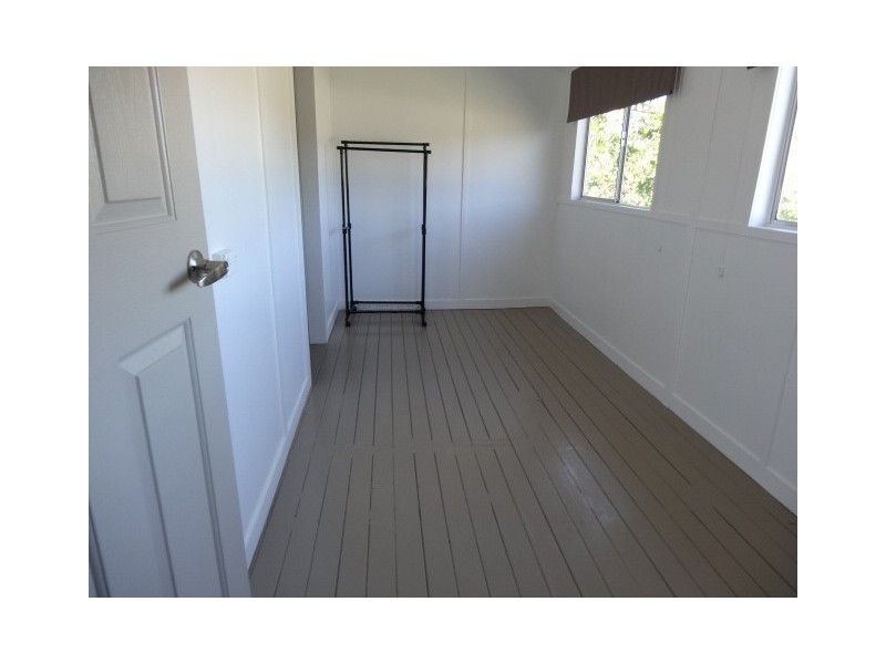 11 Flinders Street, Collinsville QLD 4804