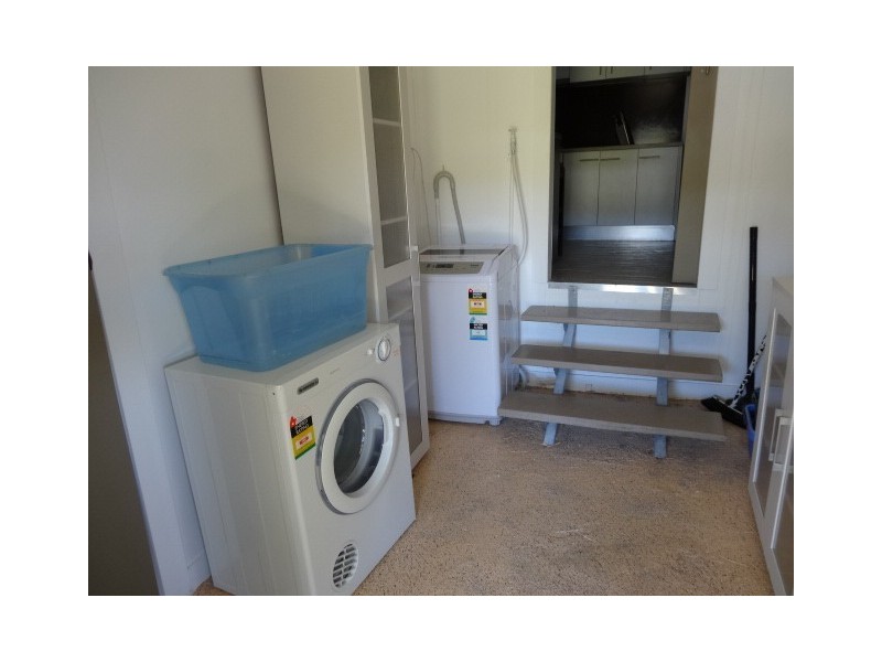11 Flinders Street, Collinsville QLD 4804