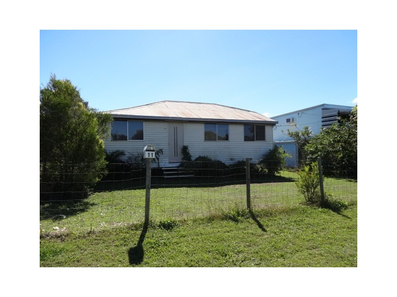 11 Flinders Street, Collinsville QLD 4804