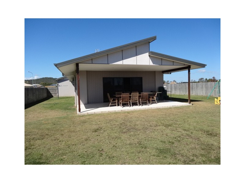 18 Banks Drive, Bowen QLD 4805