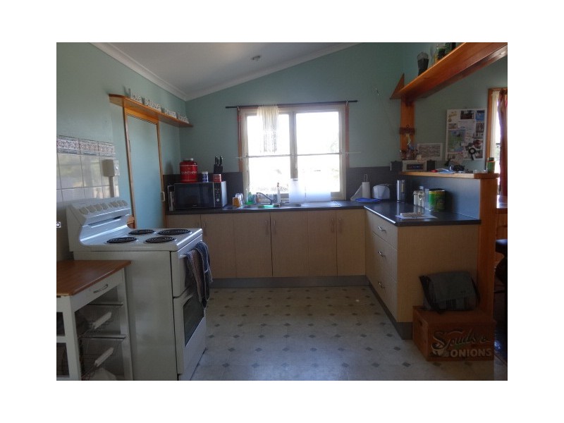 24 Creek Street, Bowen QLD 4805