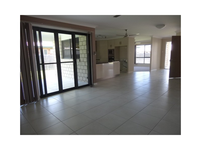 10 Banks Drive, Bowen QLD 4805