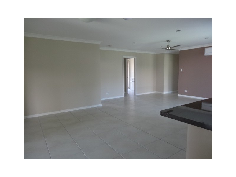 10 Banks Drive, Bowen QLD 4805