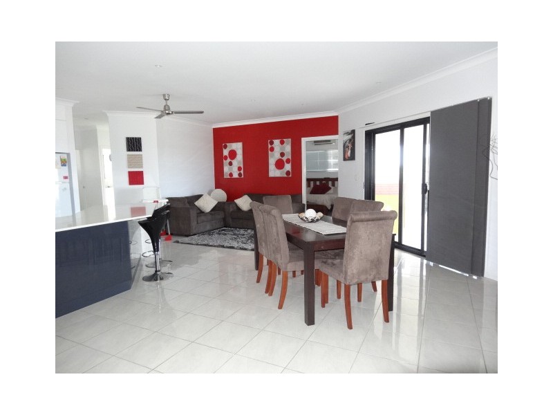18 Reynolds Street, Bowen QLD 4805