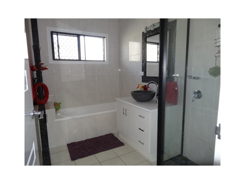 18 Reynolds Street, Bowen QLD 4805