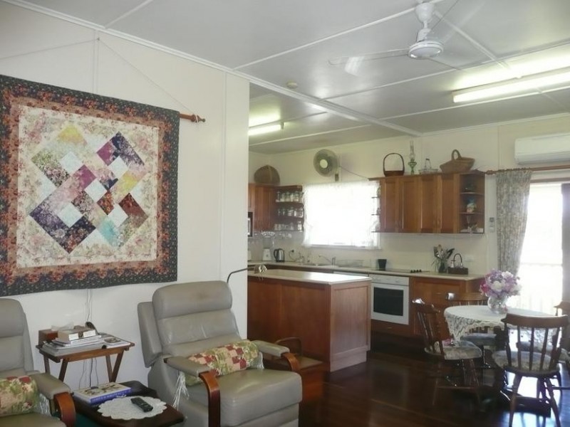12 Brisbane Street, Bowen QLD 4805