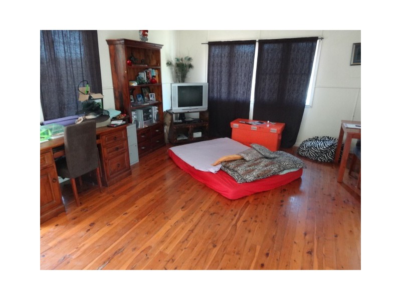 16 Cunningham Street, Collinsville QLD 4804