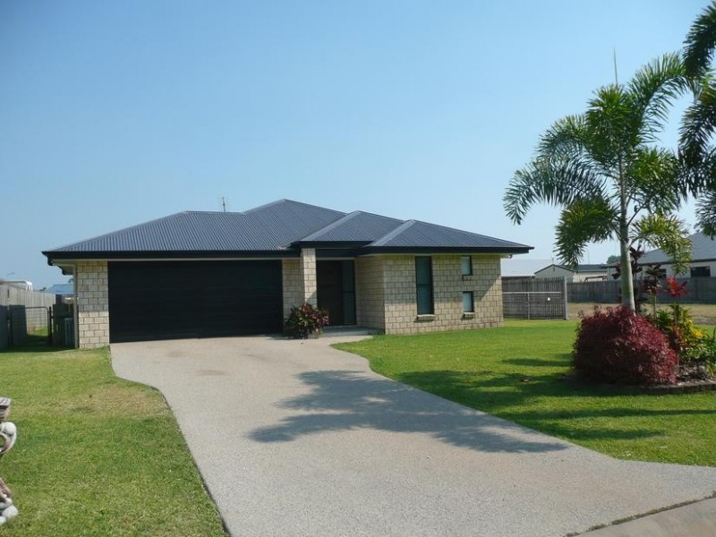 34 Bryant Avenue, Bowen QLD 4805