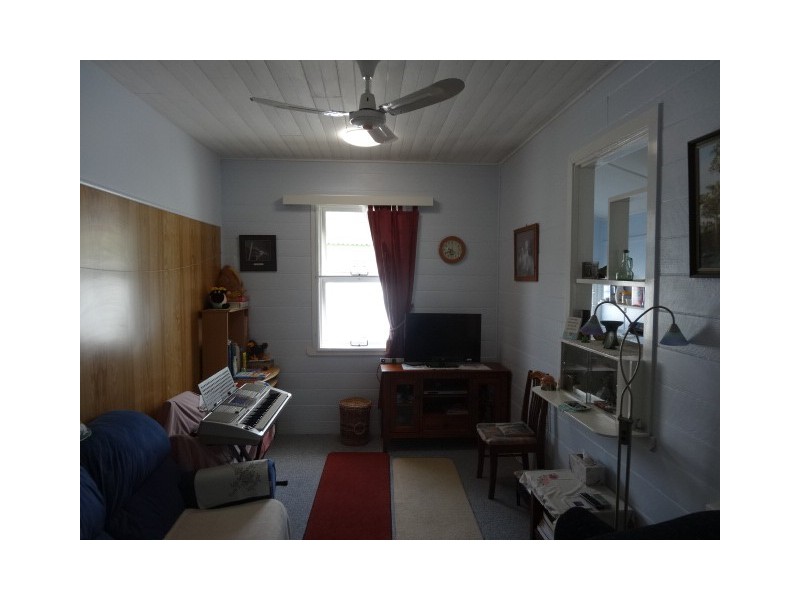 22 Poole Street, Bowen QLD 4805